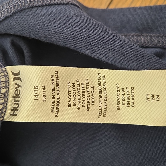 Hurley Kids Navy Short Sleeve T-Shirt with Rainbow Pocket Size 14-16 - Picture 7 of 9